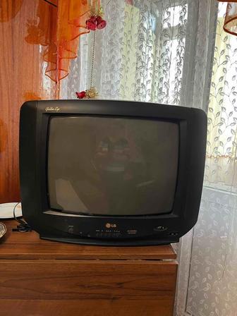 Телевизор продам