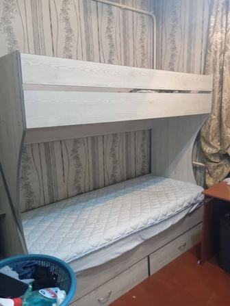 Срочно продам двухъярусная кровать
