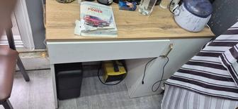 Стол с зеркалом