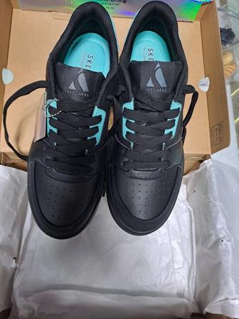 Продам сникерсы