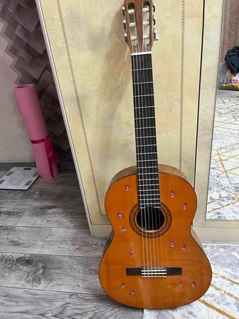гитара YAMAHA C40