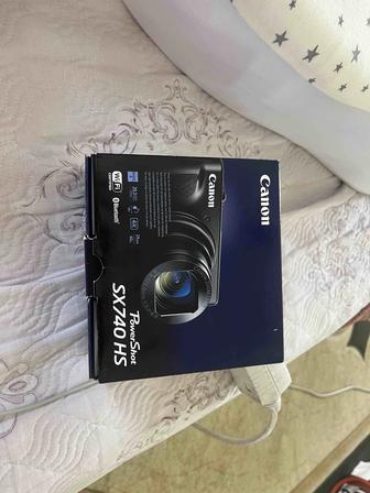 Продам фотокамеру Canon Powershot SX740 HS