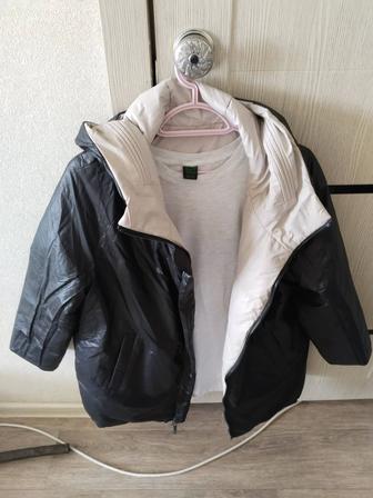 Куртка женс двухсторонняя р48 цена 5000 т с капюшоном