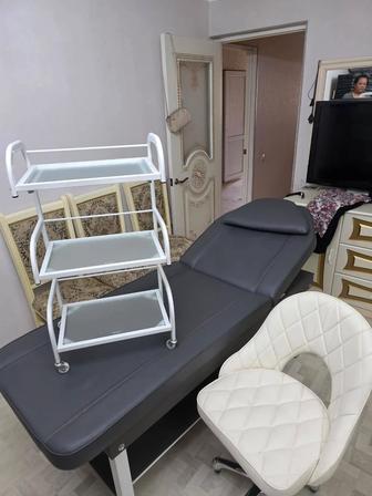 Продам массажную кушетку. Стол медицинский. Кресло.