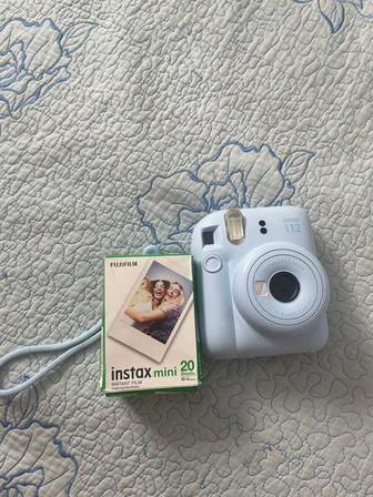 Продаю камеру полароид instax 12 mini