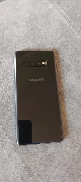 Продам Samsung s10