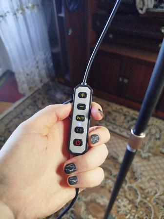 Продам напольную лампу