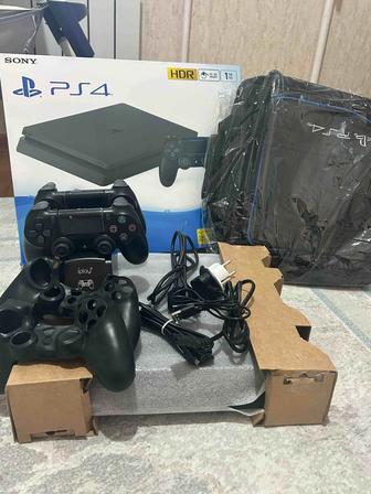 PlayStation 4 slim 1 TB