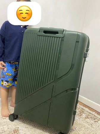 Чемодан новый