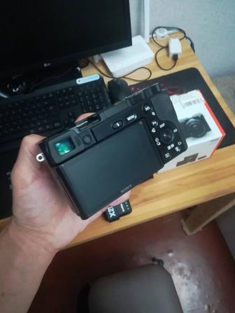 Продам камеру Sony a6100
