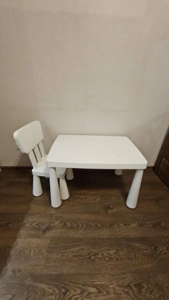 Продам детский столик Ikea