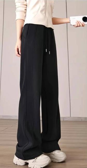 Брюки женские или подростковые, зимние с мехом новые 42 размер.