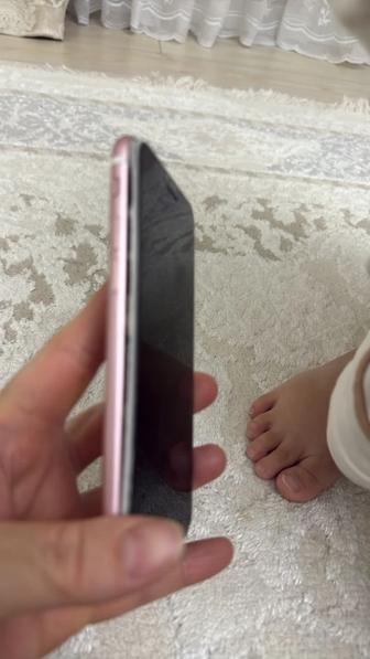 Продам на запчасти iPhone 7