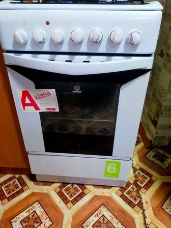 Продам газ плиту