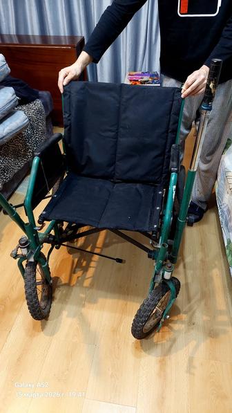 Инвалидная коляска, кресло