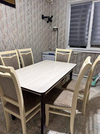 Продаж стол и стулья