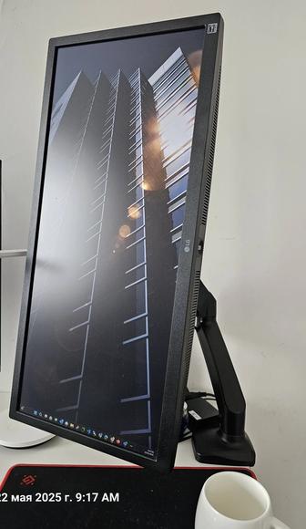 Монитор LG 26WQ500-B черный