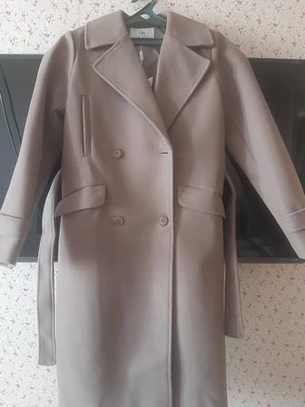 Продам пальто новое