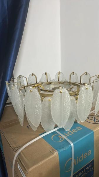 Продам люстру 6 ламп