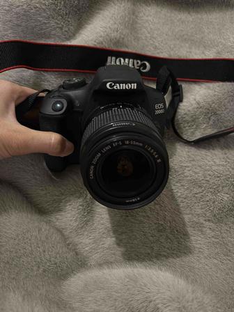 Фотокамера Canon EOS 2000D Kit EF-S 18-
55