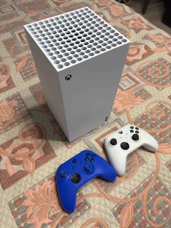Xbox series x digital 1tb и 2 геймпада