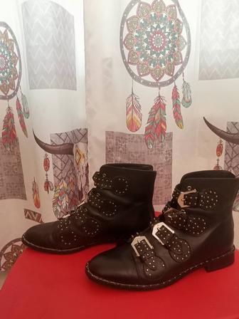 Сапожки женские