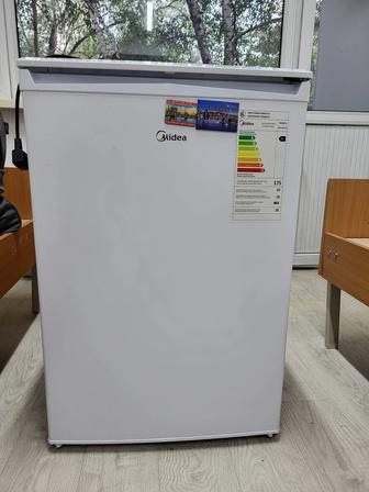 мини холодильник Midea в хорошем состоянии