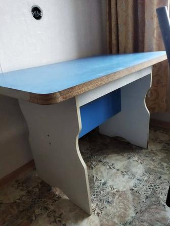 Кухонный стол 4 табуретки бу