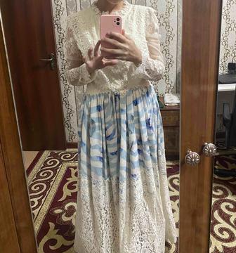 Платья