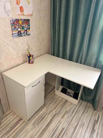 Продаю стол