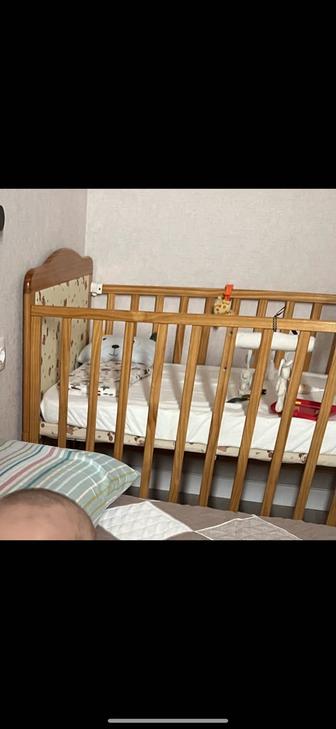 Отдам кроватку с матрасом 120 на 60