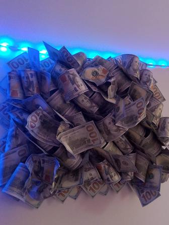 Продам картину из Долларов