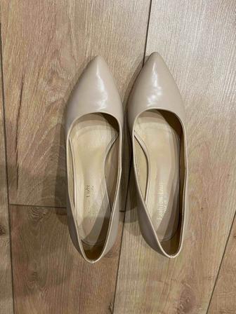 Продам модельные туфли