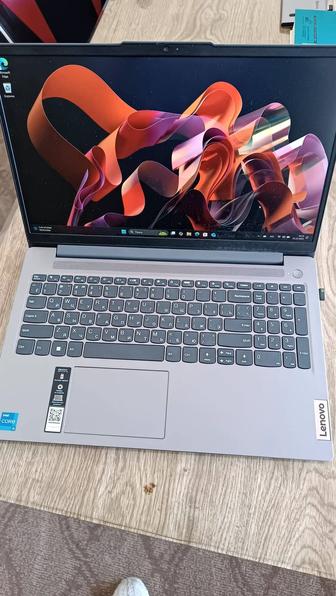 Lenovo Ideapad 3I в идеальном состоянии