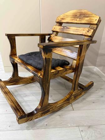 Кресло качалка из натурального дерева