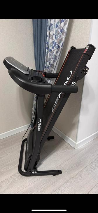 Продается беговая дорожка Genau X30