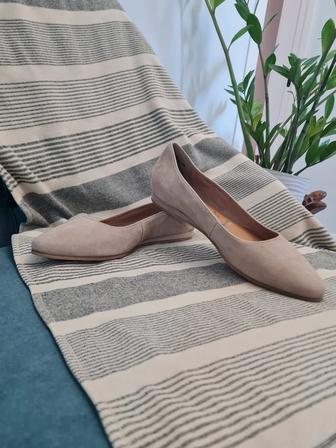 Продаются женские туфли