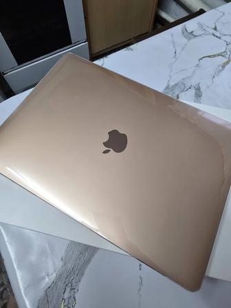 Продам почти новый Apple MacBook Air