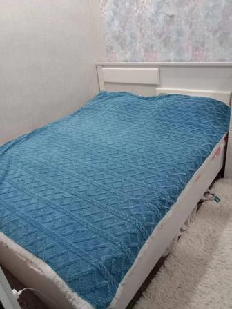 Продам кровать и комод