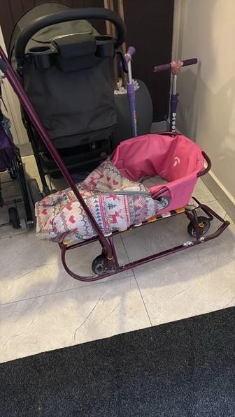 Санки с ручкой