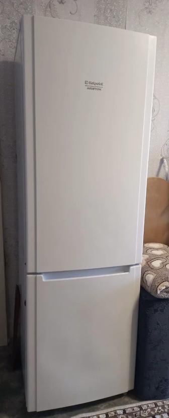 Продам Холодильник Hotpoint-Ariston No Frost, 2-камерный