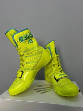 Продам Боксерки размер 42