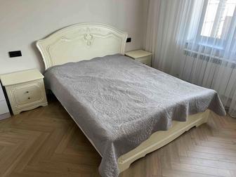 Продам кровать и тумбы