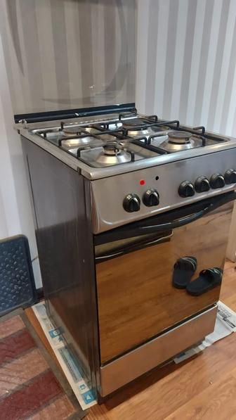 Продам газовую плиту