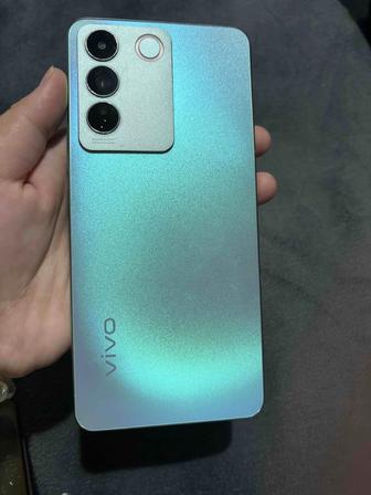 Продам телефон Vivo 2027