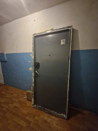 Продам дверь железный
