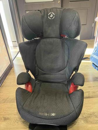 Детское автокресло Maxi cosi