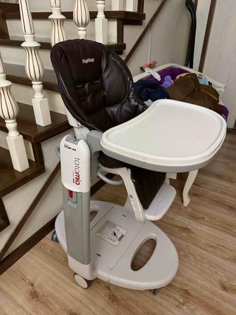 Стульчик для кормления Peg-Perego Tatamia Follow Me