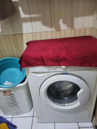 Продам машинку стиральную