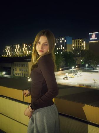 Официант / официантка